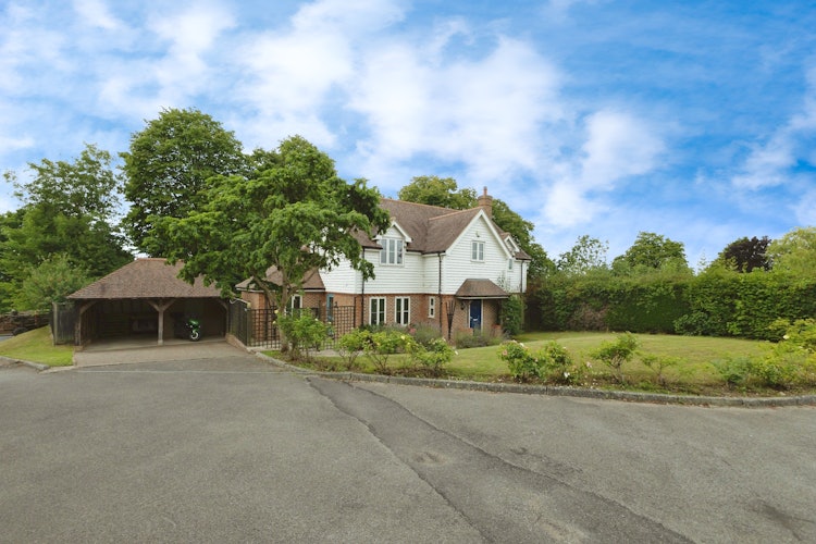 4 bedroom detached house