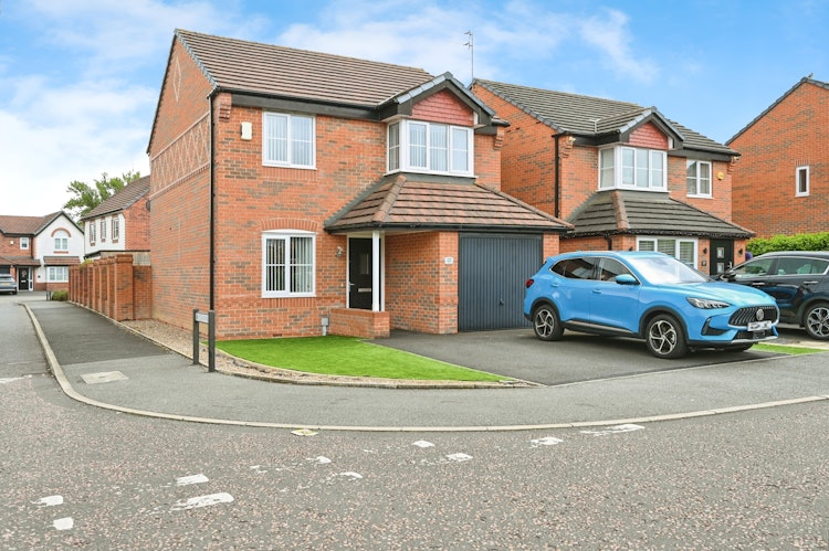 3 bedroom detached house
