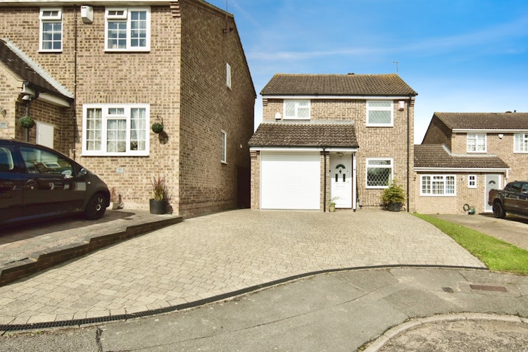 3 bedroom detached house