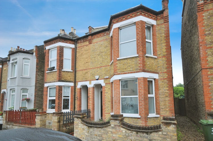 4 bedroom semi-detached house