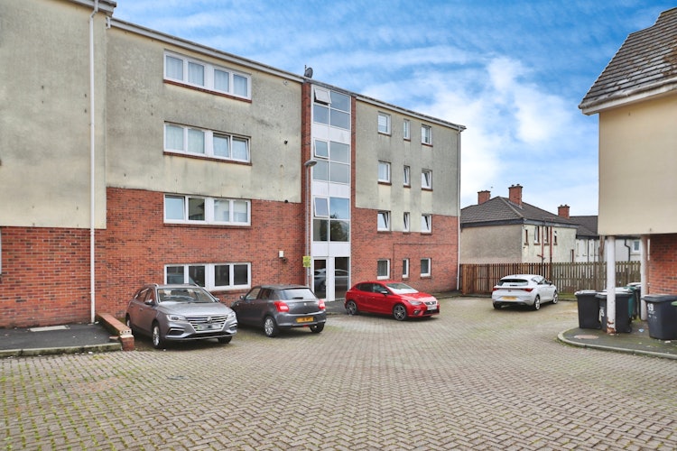 2 bedroom ground floor flat