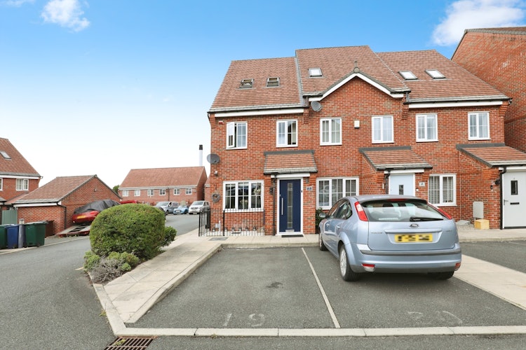 3 bedroom town house
