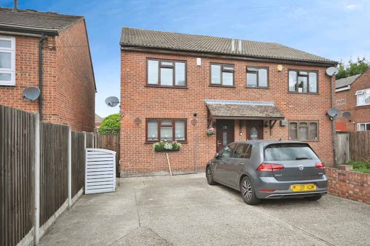 3 bedroom semi-detached house