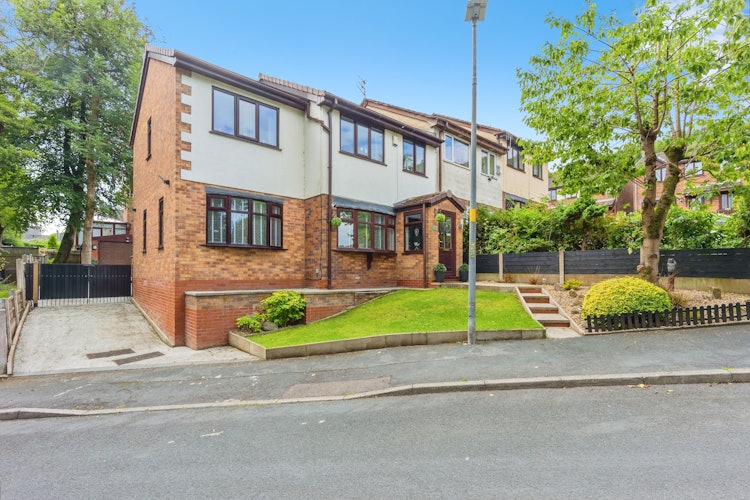 4 bedroom town house