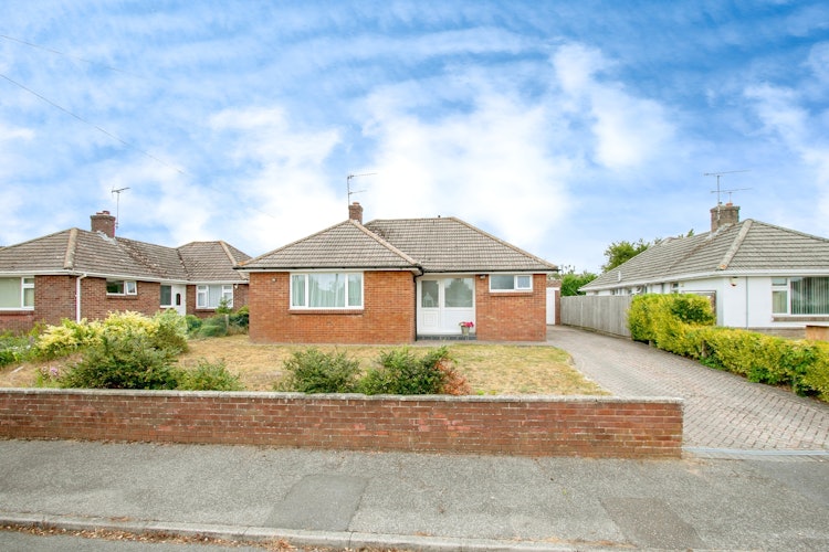 2 bedroom detached bungalow