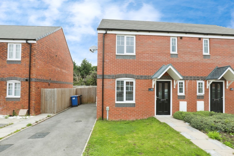 3 bedroom semi-detached house