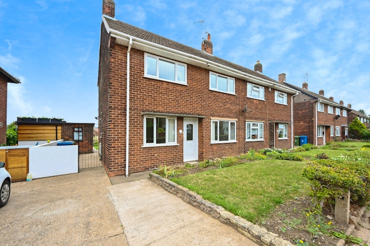 3 bedroom semi-detached house