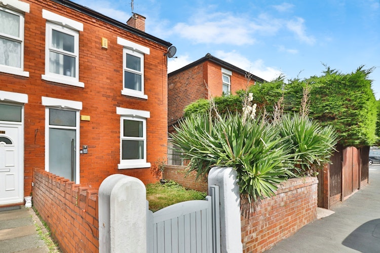 2 bedroom end of terrace house