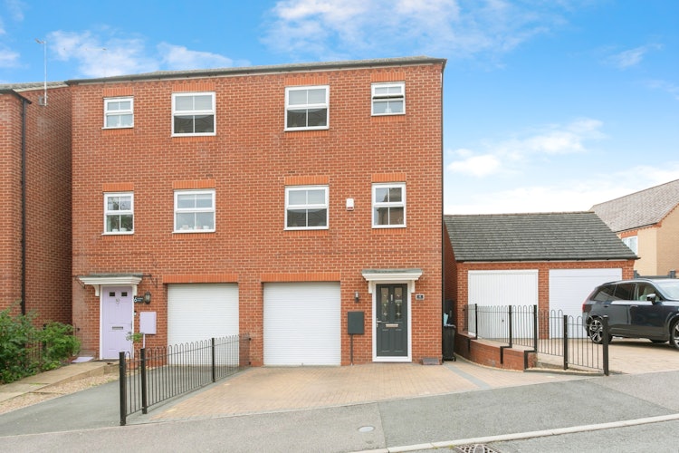 4 bedroom semi-detached house