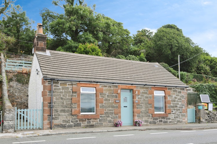 3 bedroom detached bungalow