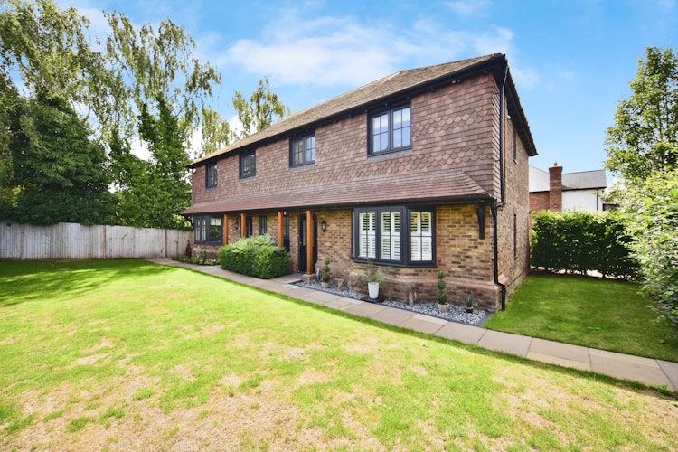 3 bedroom semi-detached house