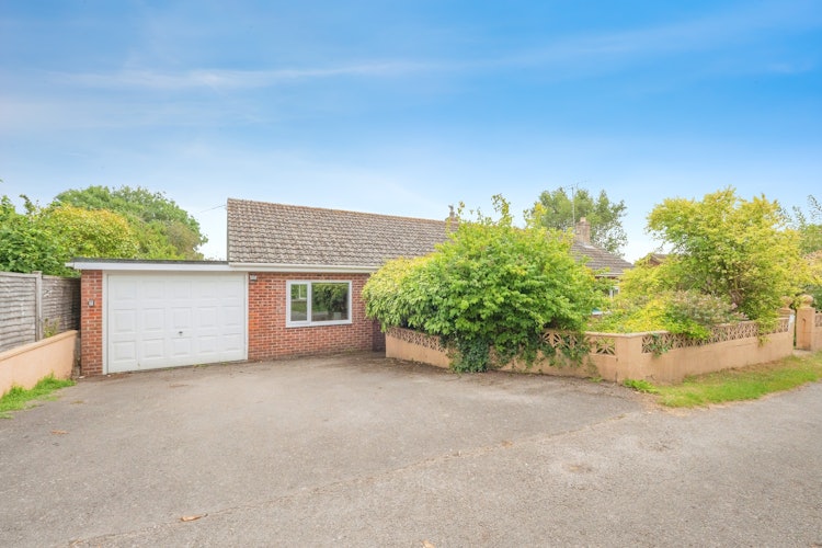 3 bedroom detached bungalow