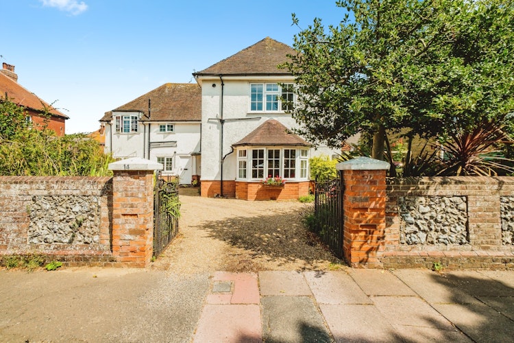 1 bedroom ground floor flat