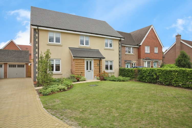 4 bedroom detached house
