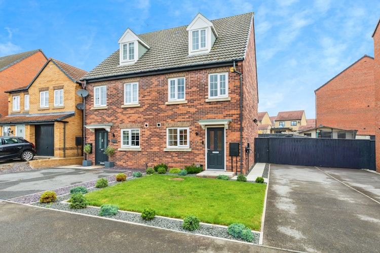 3 bedroom semi-detached house