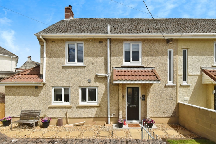 3 bedroom semi-detached house