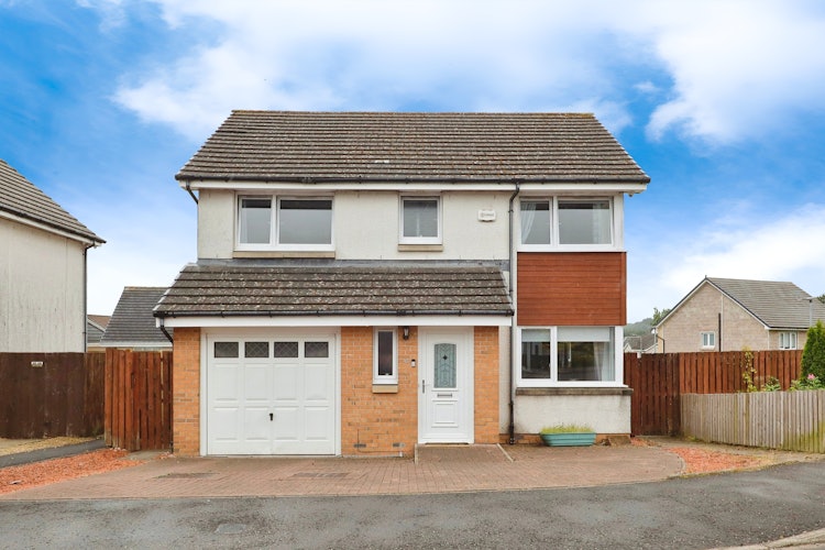 4 bedroom detached house