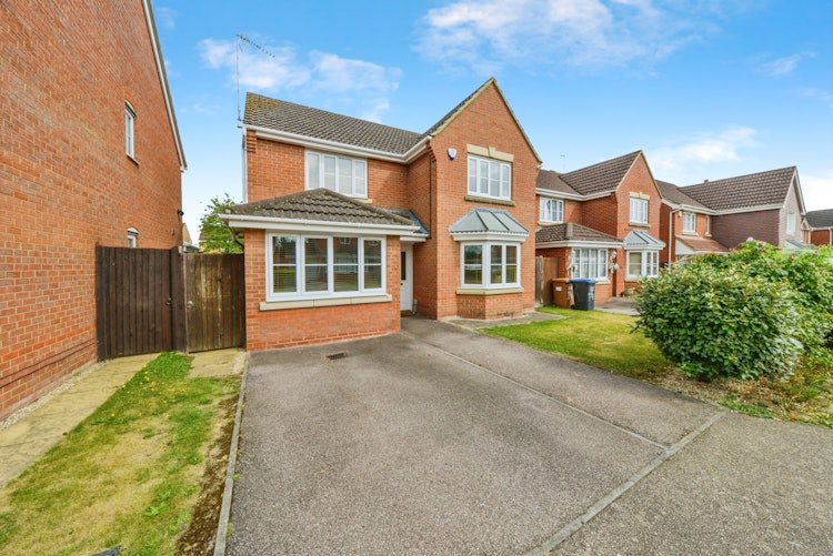 4 bedroom detached house