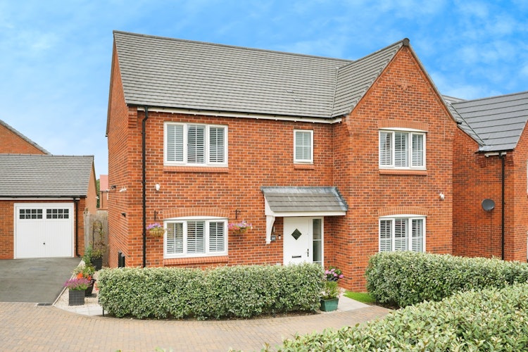 4 bedroom detached house