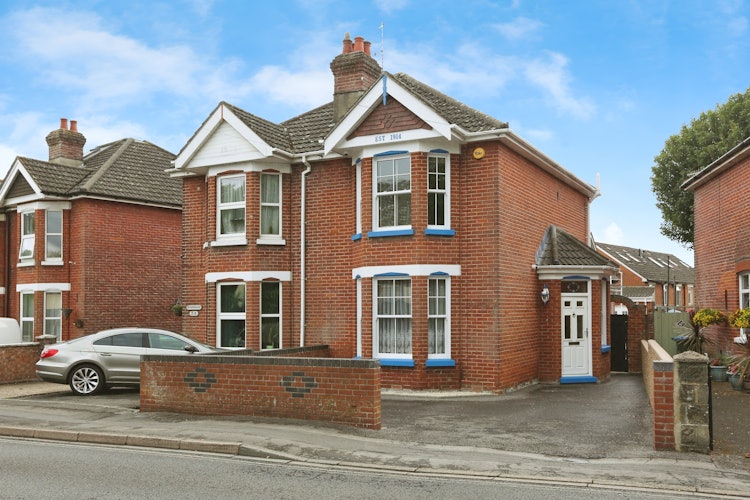 3 bedroom semi-detached house