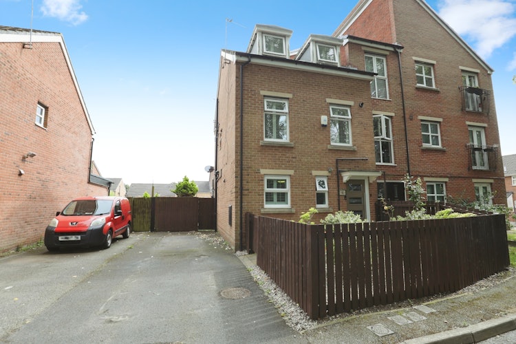 4 bedroom town house