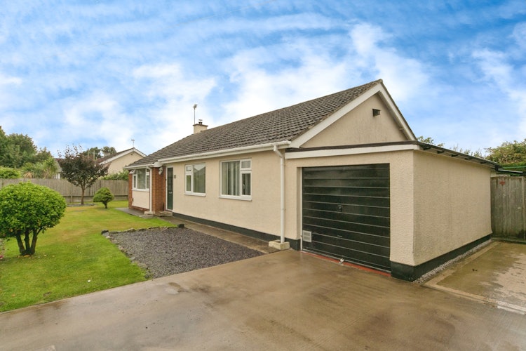3 bedroom detached bungalow