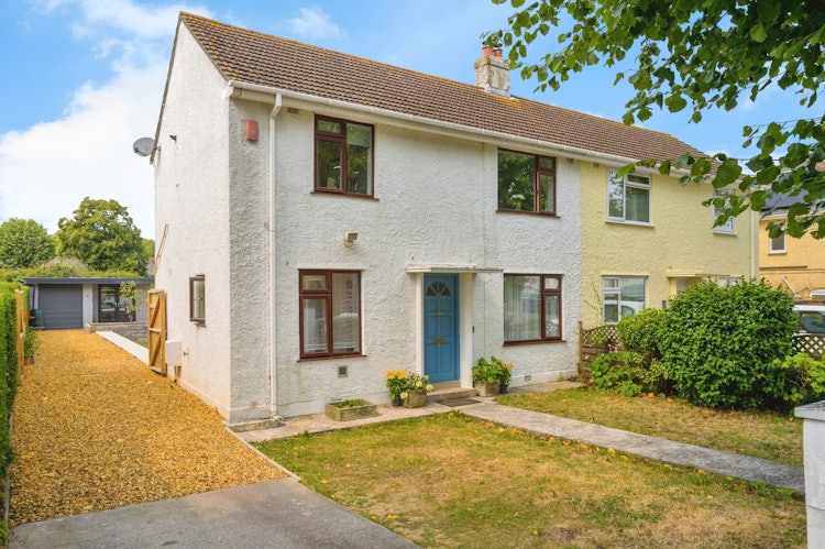 3 bedroom semi-detached house