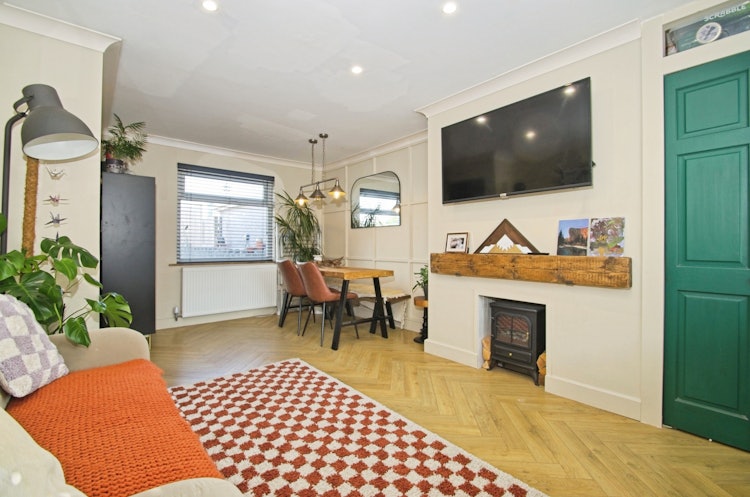 3 bedroom semi-detached house