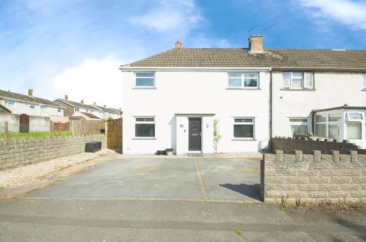 3 bedroom semi-detached house