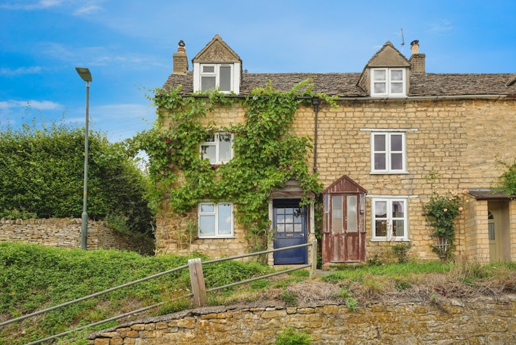 3 bedroom end of terrace house
