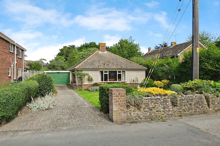 3 bedroom detached bungalow