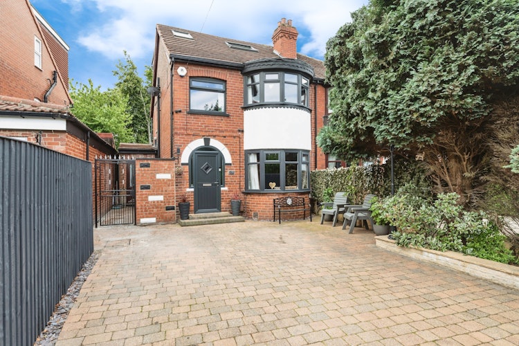 4 bedroom semi-detached house