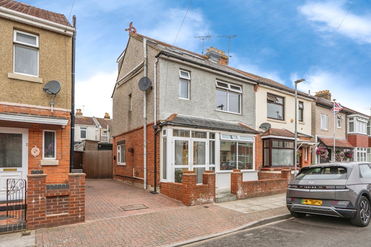 4 bedroom semi-detached house