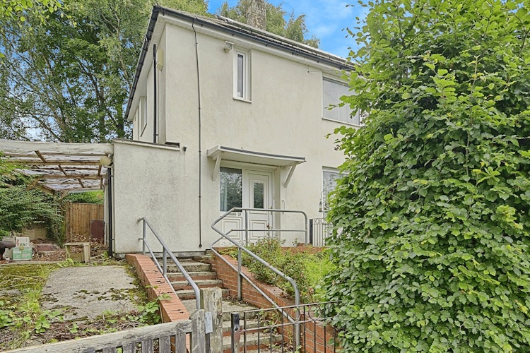 3 bedroom semi-detached house