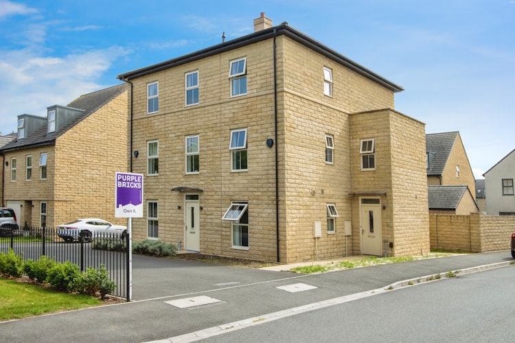 4 bedroom semi-detached house