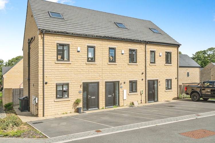 3 bedroom end of terrace house