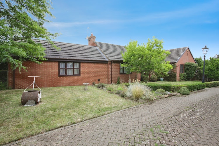3 bedroom detached bungalow
