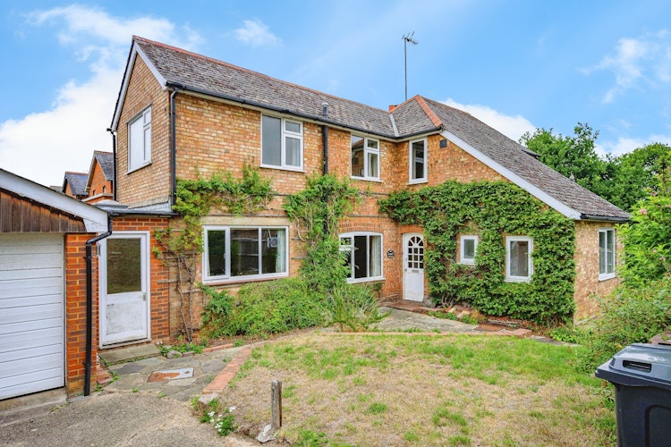 3 bedroom detached house