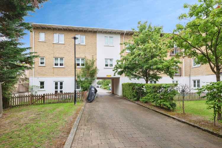 2 bedroom flat
