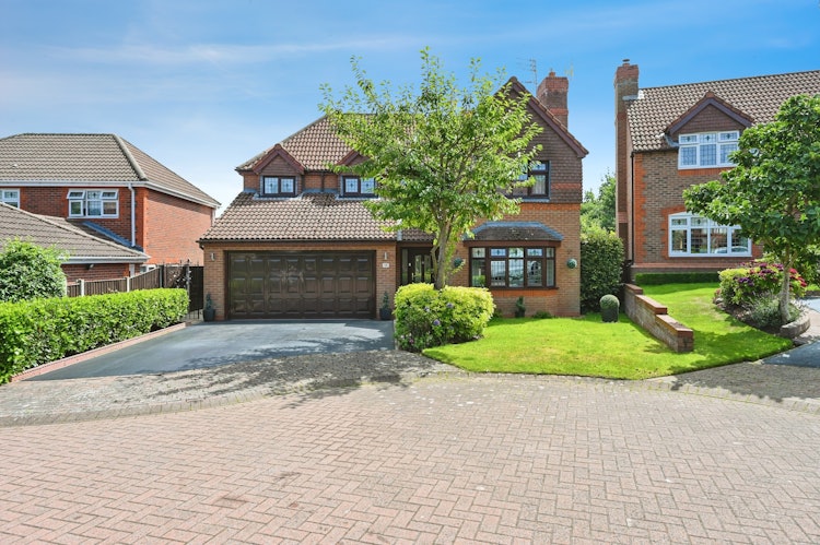 4 bedroom detached house