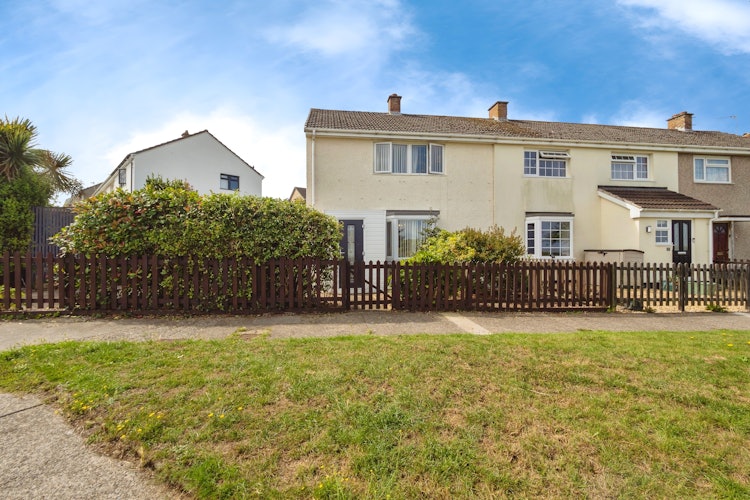 3 bedroom end of terrace house