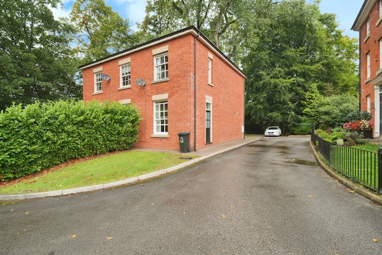 3 bedroom semi-detached house