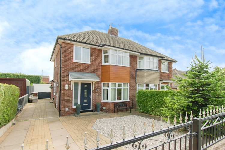 3 bedroom semi-detached house