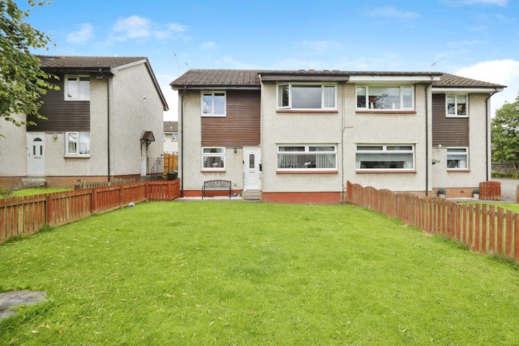 2 bedroom maisonette