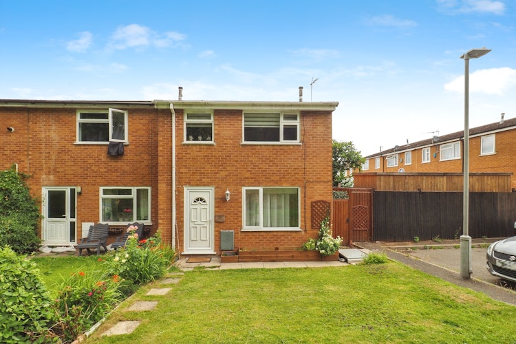 3 bedroom end of terrace bungalow