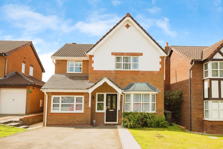 4 bedroom detached house
