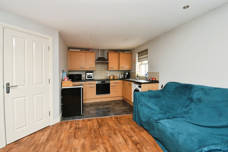 2 bedroom flat