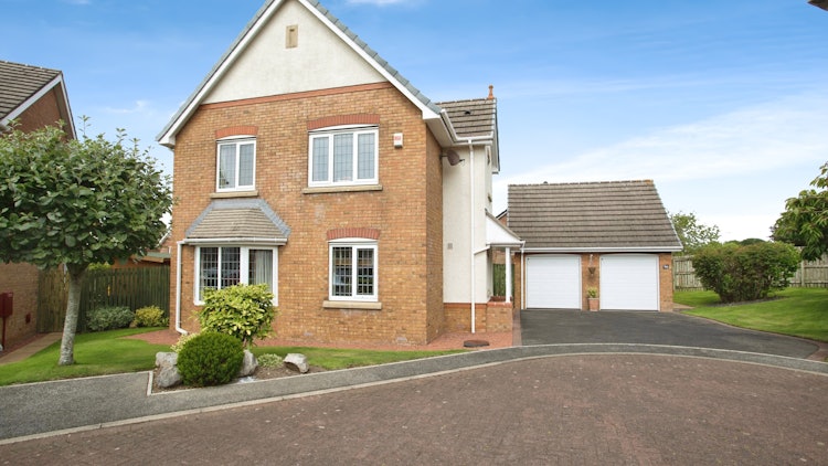 4 bedroom detached house