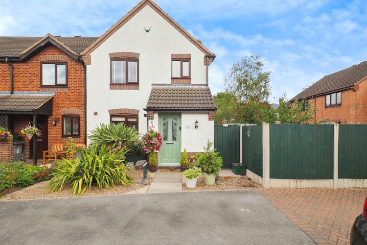 3 bedroom end of terrace house
