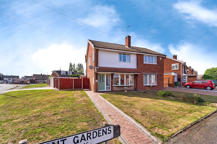 3 bedroom semi-detached house